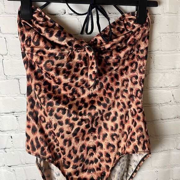 Sun Streak Leopard Swimsuit Size 16 - Picture 8 of 10